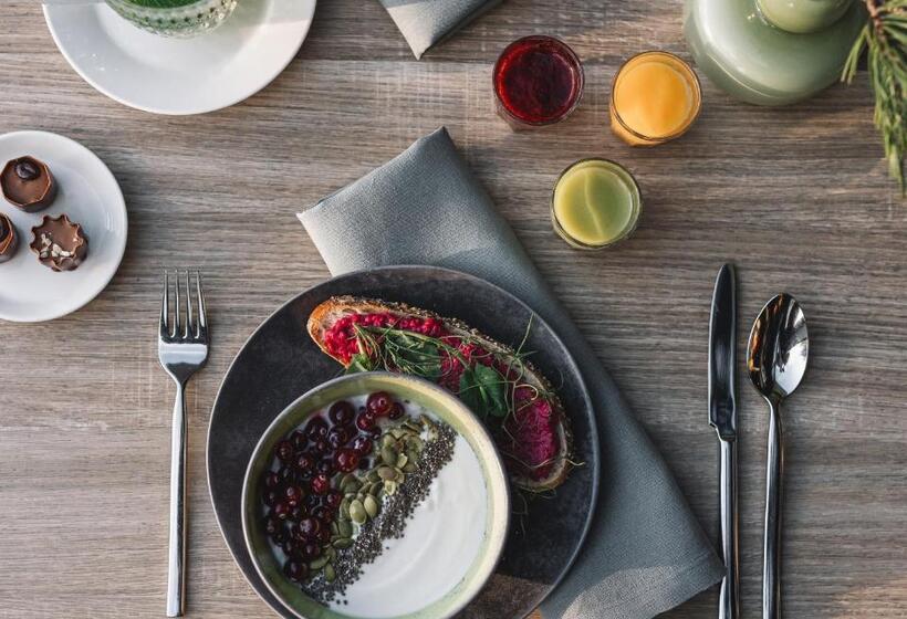 בית מלון כפרי Glass Resort