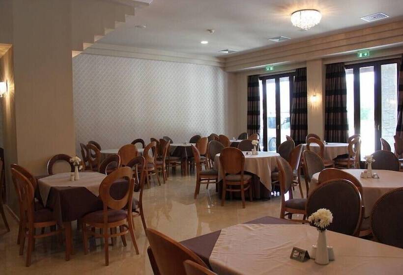 酒店 Grand Meteora