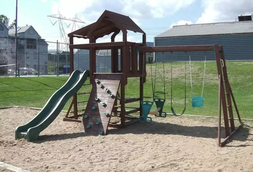 호텔 Holiday Villa Resorts Beaupre Mont Sainte Anne