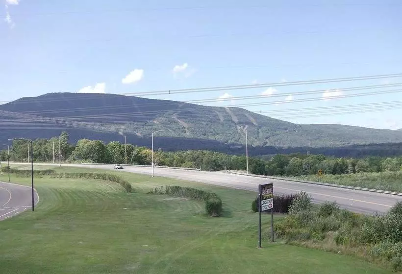 호텔 Holiday Villa Resorts Beaupre Mont Sainte Anne