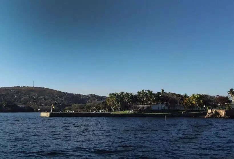 هتل Lake Safari Lodge