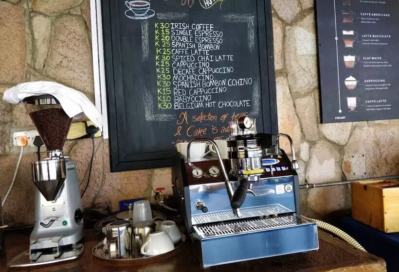 هتل Lake Safari Lodge