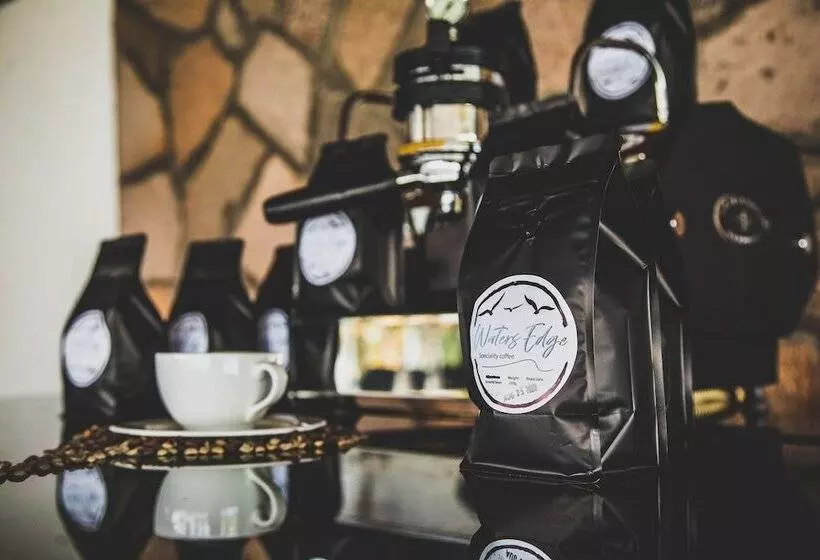 هتل Lake Safari Lodge