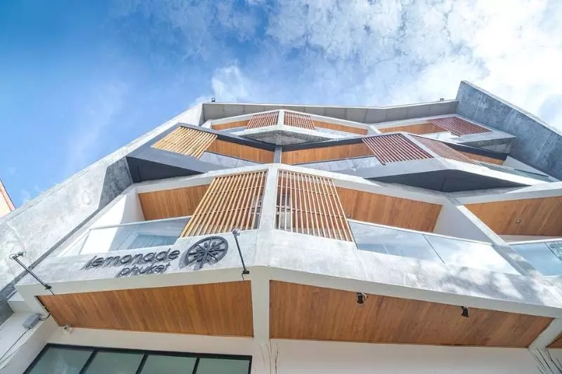 Lemonade Phuket Hotel Sha Plus