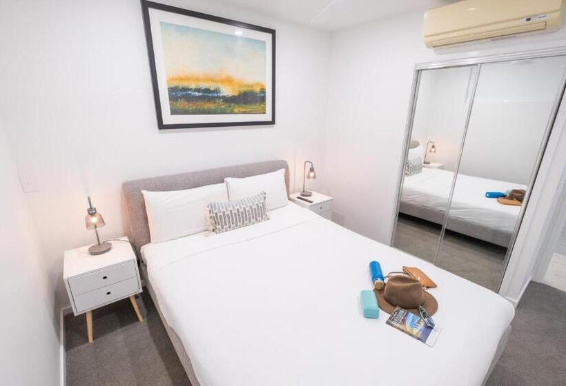 Отель Oshen Holiday Apartments Yeppoon