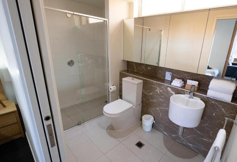 Отель Oshen Holiday Apartments Yeppoon
