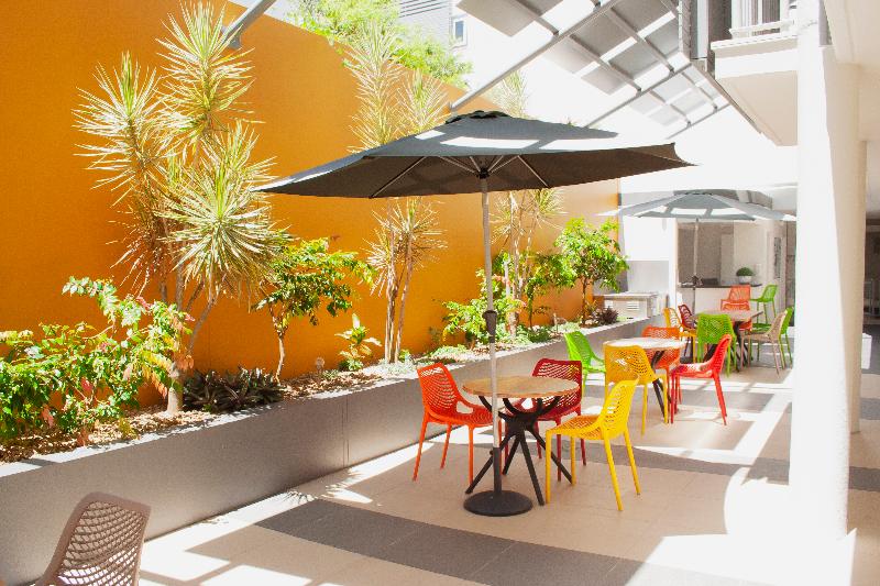 Отель Oshen Holiday Apartments Yeppoon