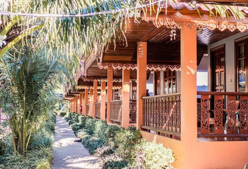 בית מלון כפרי Phi Phi Anita Resort