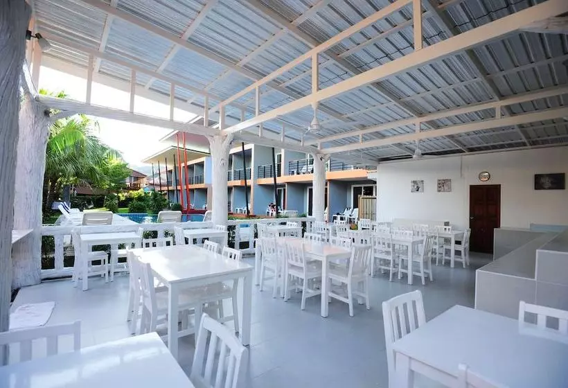 Отель Phi Phi Anita Resort