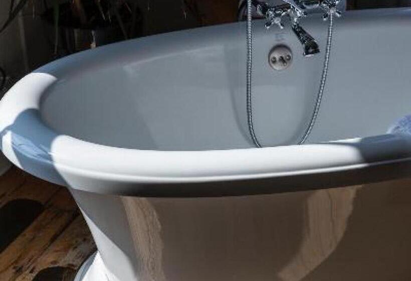 Отель Stewart House