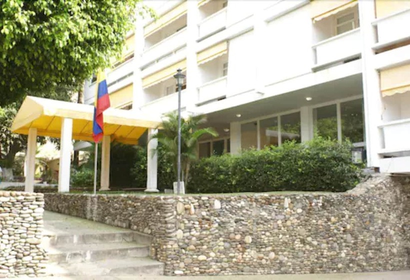 هتل Vallclaire Suites