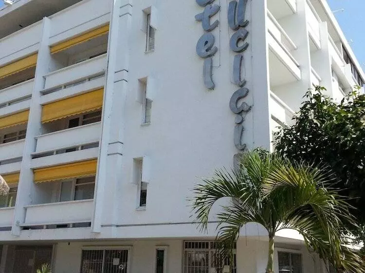 هتل Vallclaire Suites