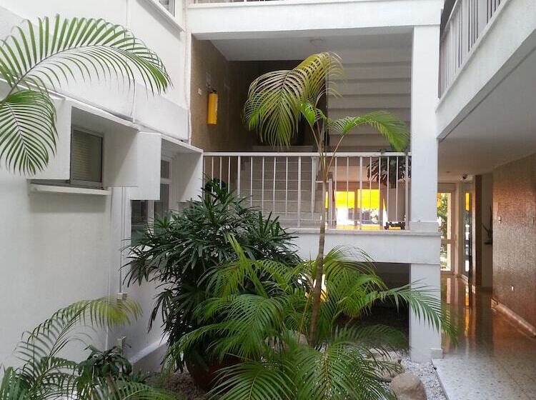 هتل Vallclaire Suites