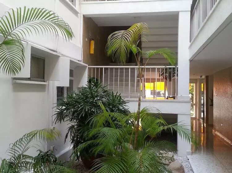 هتل Vallclaire Suites