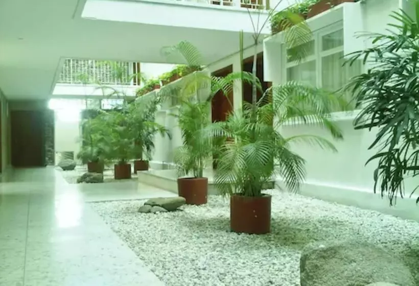 هتل Vallclaire Suites