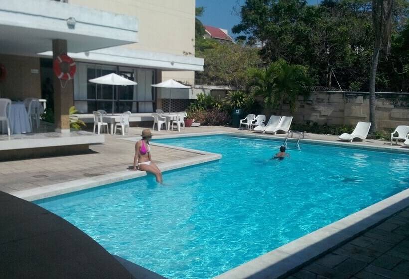 هتل Vallclaire Suites