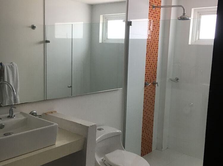 هتل Vallclaire Suites