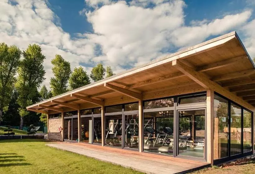 هتل Novinka! Zimní Villa Resort & Organic Spa