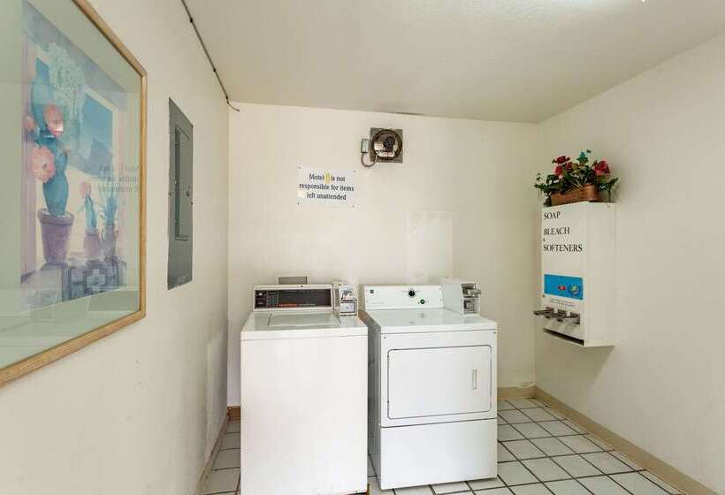 فندق على الطريق Rodeway Inn