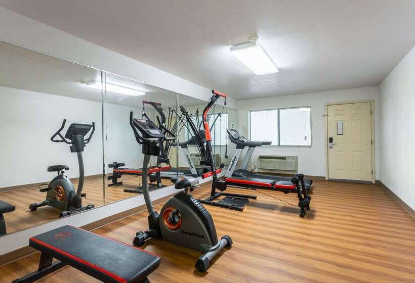 فندق على الطريق Rodeway Inn