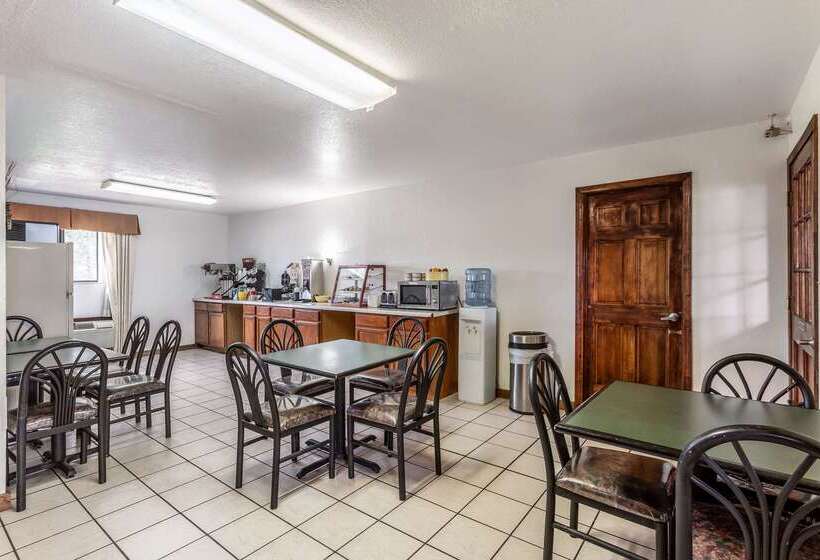 فندق على الطريق Rodeway Inn