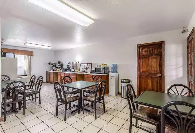 Мотель Rodeway Inn