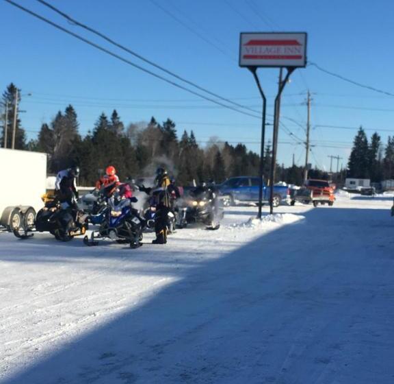 モーテル Village Inn & Suites Sudbury