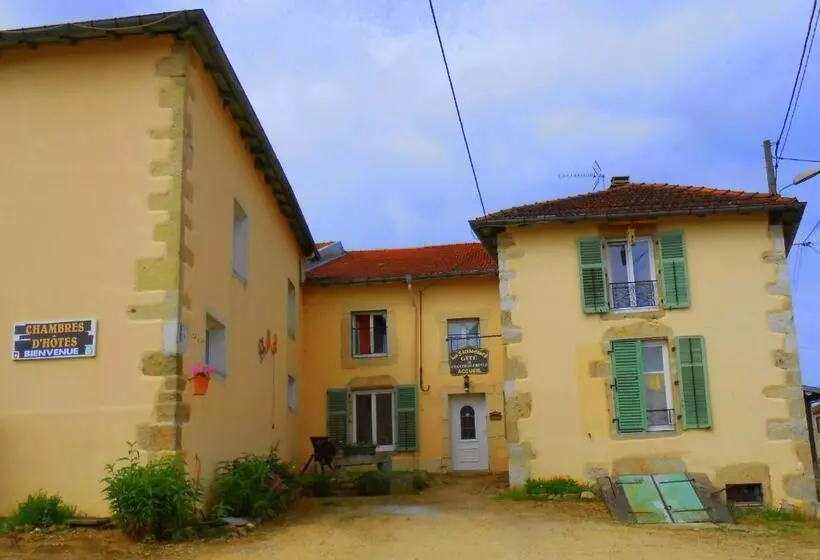 بنسيون La Ferme Des 3 Suissesses