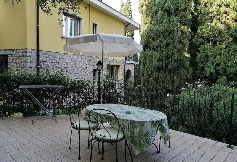 Residence Gardasee Apartments With Lake View