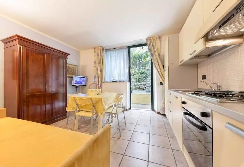 Residence Gardasee Apartments With Lake View