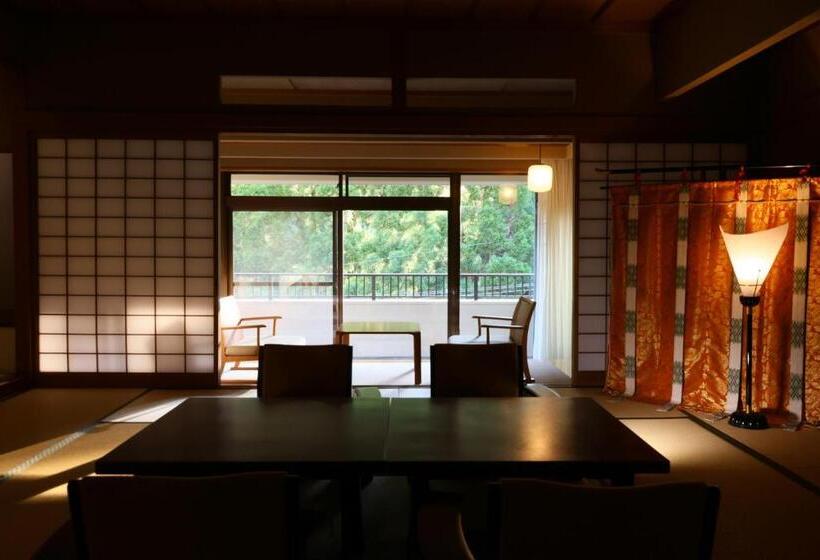 료칸 Oku Yugawara Sansuirou