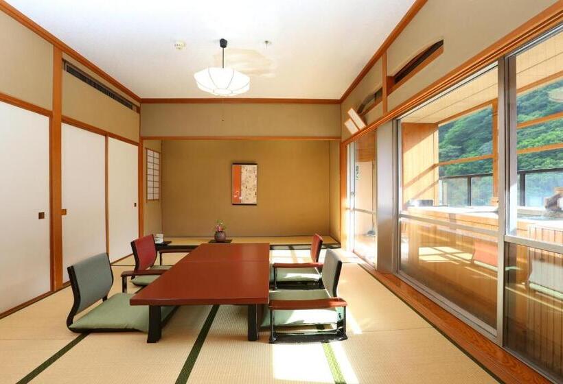 료칸 Oku Yugawara Sansuirou