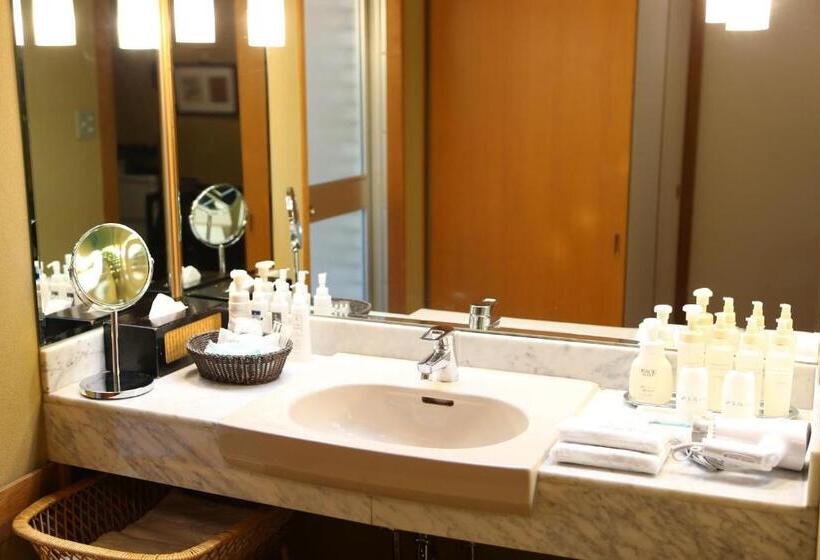 료칸 Oku Yugawara Sansuirou