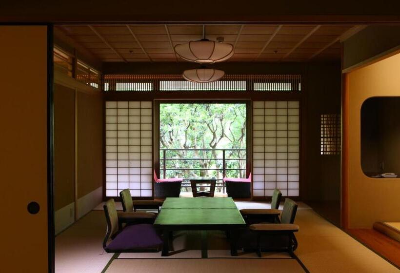 료칸 Oku Yugawara Sansuirou