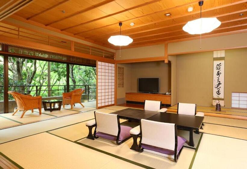 료칸 Oku Yugawara Sansuirou