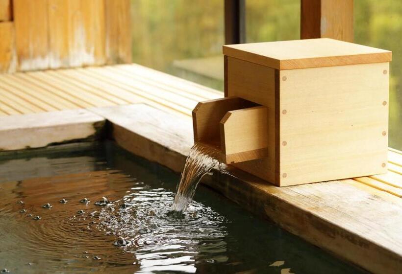 료칸 Oku Yugawara Sansuirou