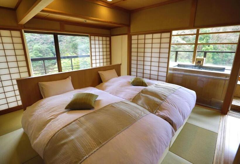 료칸 Oku Yugawara Sansuirou