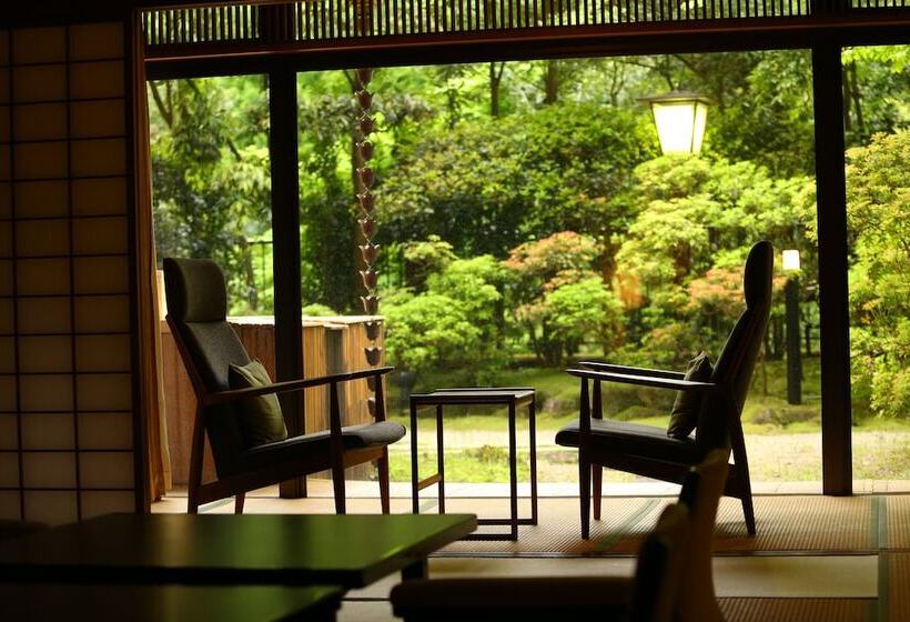 료칸 Oku Yugawara Sansuirou