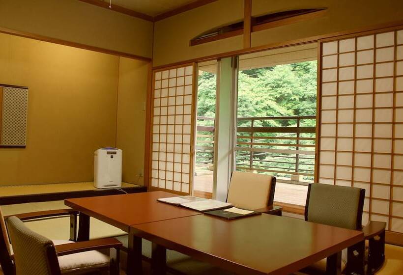 료칸 Oku Yugawara Sansuirou
