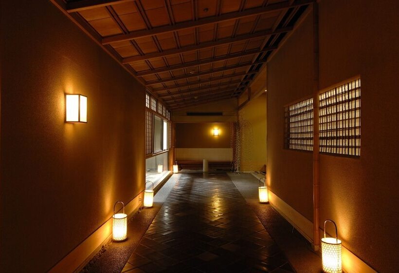 료칸 Oku Yugawara Sansuirou