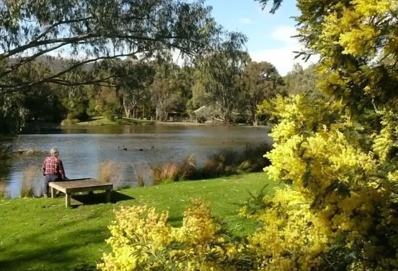 The Burrow At Wombat Bend