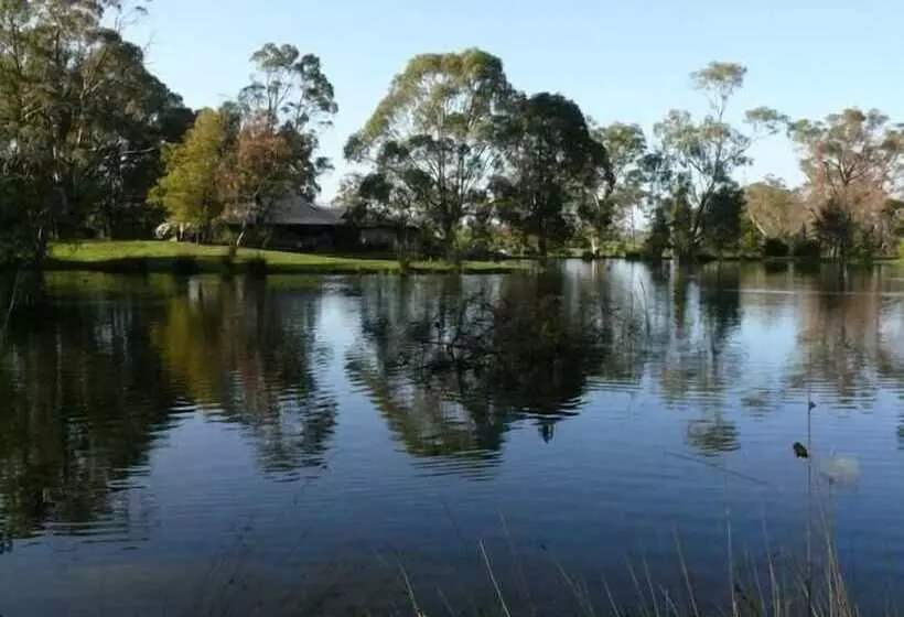 The Burrow At Wombat Bend