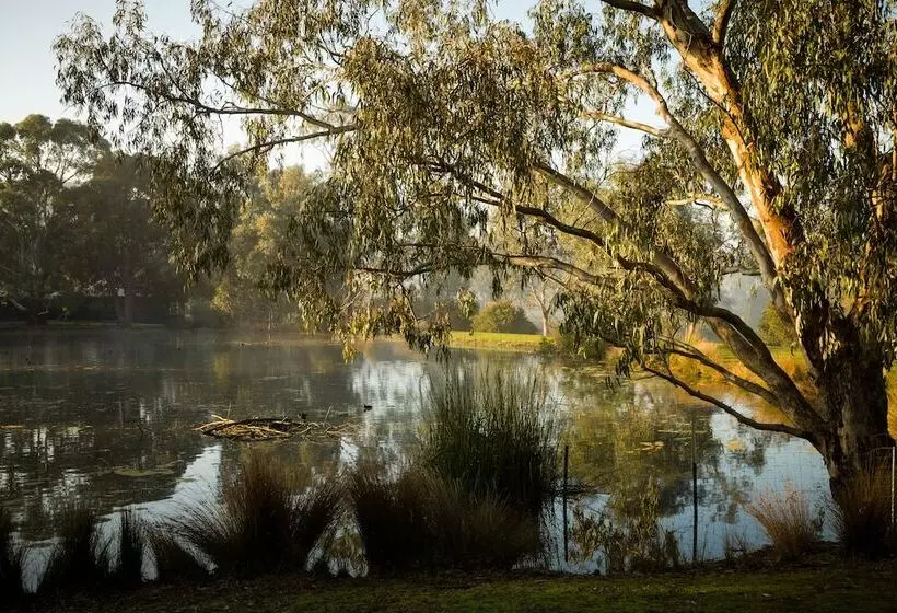 The Burrow At Wombat Bend