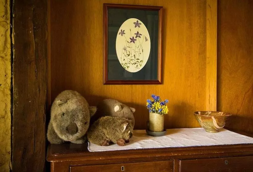 The Burrow At Wombat Bend