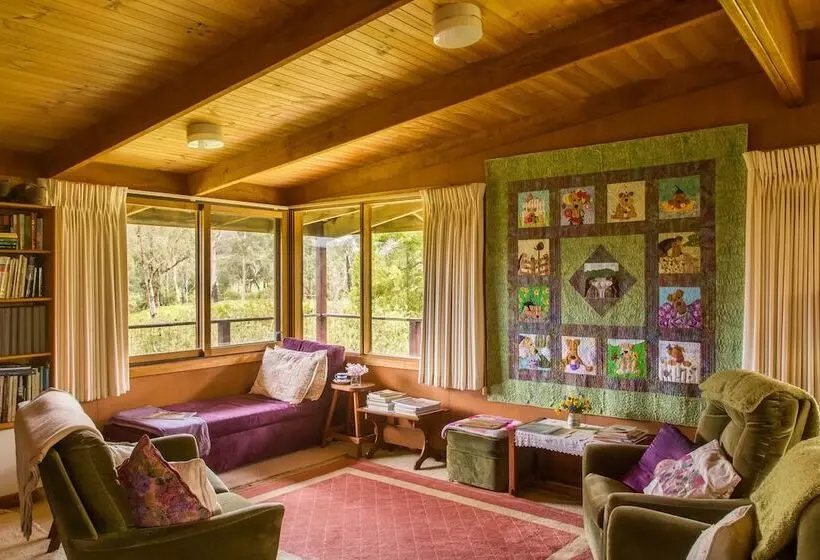 The Burrow At Wombat Bend