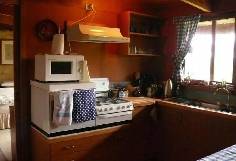 The Burrow At Wombat Bend