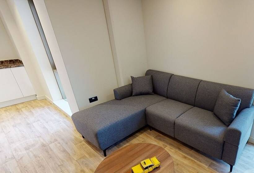 هاستل Vibrant Rooms Student Only Belfast