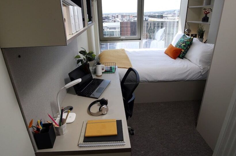 هاستل Vibrant Rooms Student Only Belfast