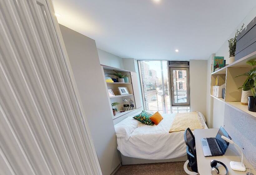 هاستل Vibrant Rooms Student Only Belfast