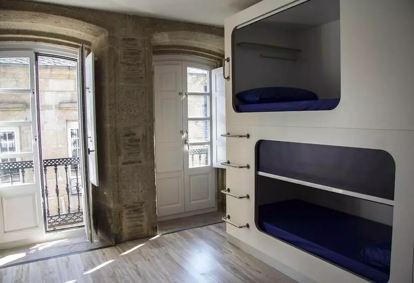Hostelcross